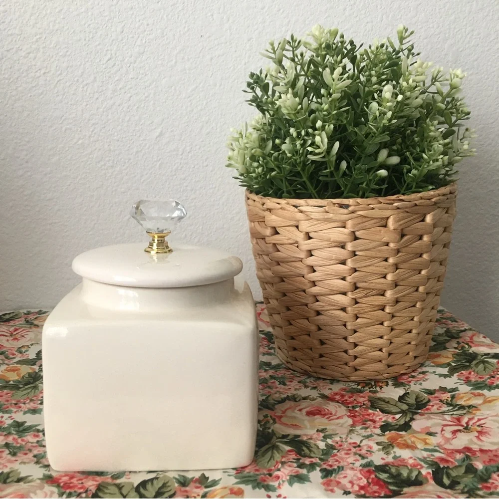 Decorative Jar with Diamond Jewel Knob